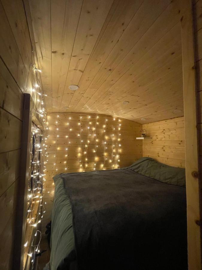 Chez Celia, Roulotte En Champagne Villa Fleury-la-Riviere ภายนอก รูปภาพ