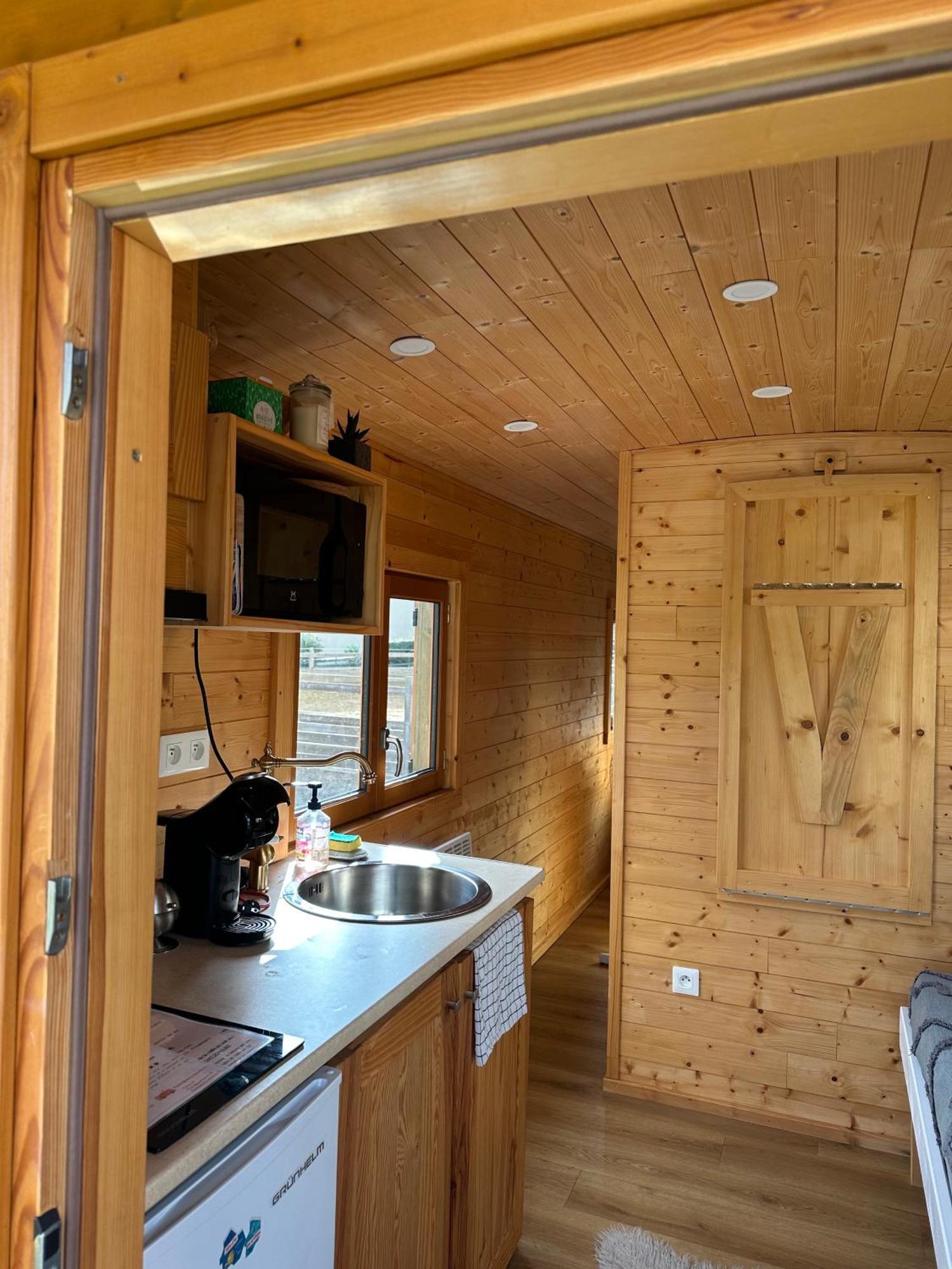 Chez Celia, Roulotte En Champagne Villa Fleury-la-Riviere ภายนอก รูปภาพ